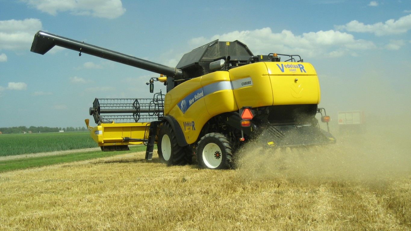 New Holland combine van Loonbedrijf Vedelaar tijdens de oogst